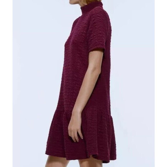 Zara EUC Mock Neck Textured Ruffle Black Short Sleeve Dress Size S Midi - Picture 3 of 7